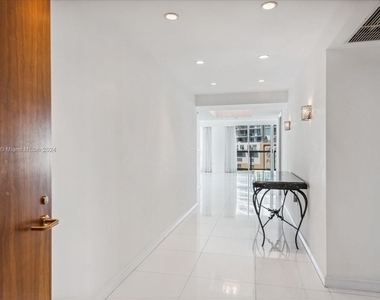 16500 Collins Ave - Photo Thumbnail 1