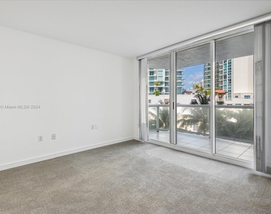 16500 Collins Ave - Photo Thumbnail 11