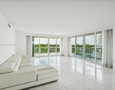 16500 Collins Ave - Photo Thumbnail 3