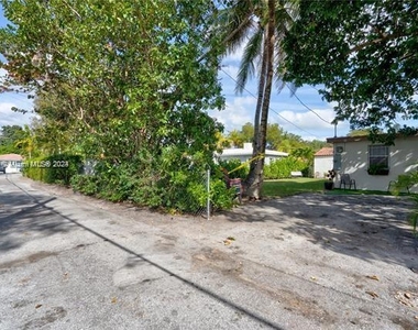 9816 N Miami Ave - Photo Thumbnail 40