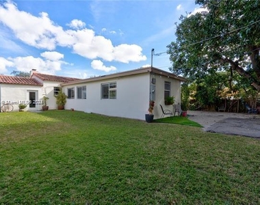 9816 N Miami Ave - Photo Thumbnail 34