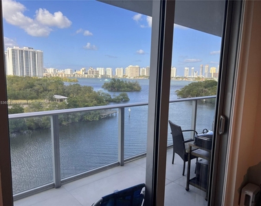 16385 Biscayne Blvd - Photo Thumbnail 2