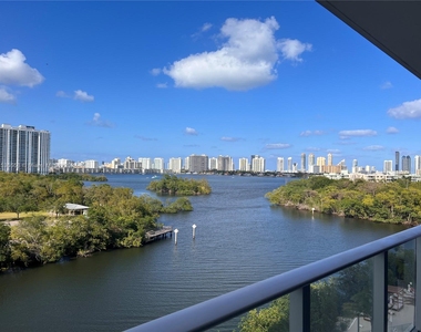 16385 Biscayne Blvd - Photo Thumbnail 5