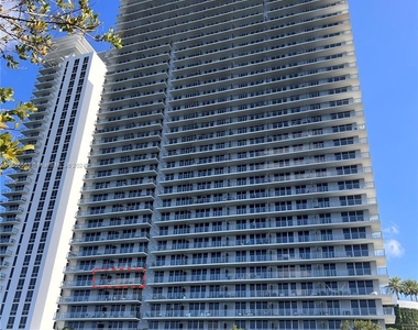 16385 Biscayne Blvd - Photo Thumbnail 1