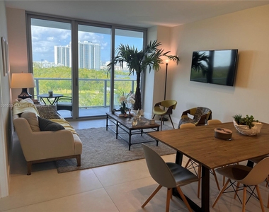 16385 Biscayne Blvd - Photo Thumbnail 14