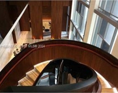 1300 Brickell Bay Dr - Photo Thumbnail 25