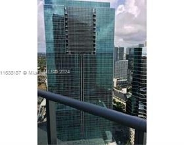 1300 Brickell Bay Dr - Photo Thumbnail 2