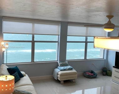 2899 Collins Ave - Photo Thumbnail 11