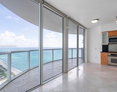 6365 Collins Ave - Photo Thumbnail 5