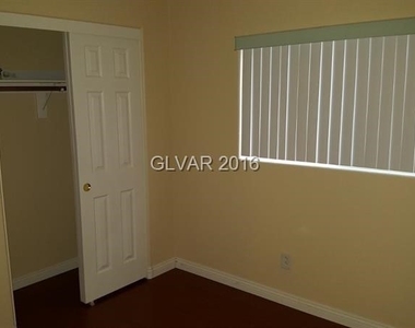 3967 Russet Plains Street - Photo Thumbnail 11