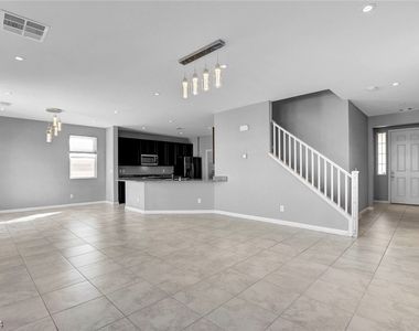 9458 Ashlee Ridge Avenue - Photo Thumbnail 13