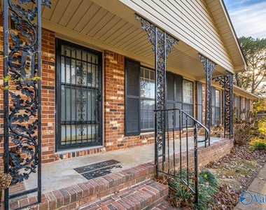 804 Vestavia Place - Photo Thumbnail 2