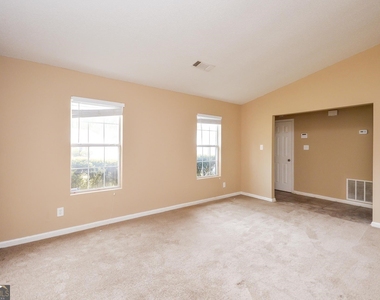 725 Kilkenny Circle - Photo Thumbnail 2