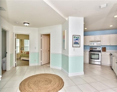 1100 Diamond Cir - Photo Thumbnail 6