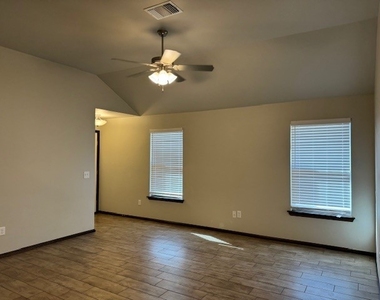 605 Marlin Court - Photo Thumbnail 4