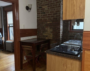 424 East 13th Street - Photo Thumbnail 9