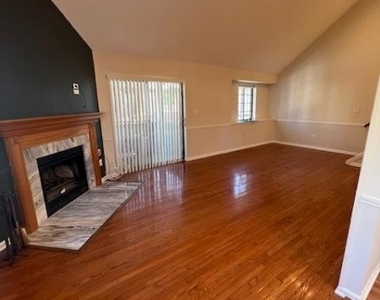 3411 Whittier Ct - Photo Thumbnail 2