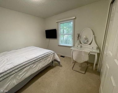 1104 Brandon Court - Photo Thumbnail 14