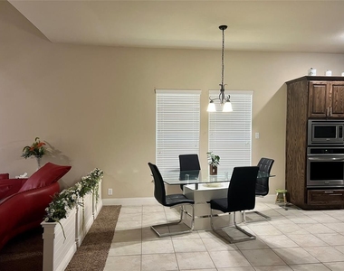 10605 Lariat Trail Drive - Photo Thumbnail 7