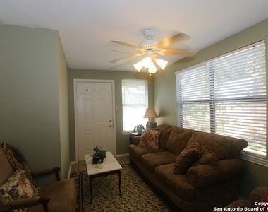 135 Corona Ave - Photo Thumbnail 7