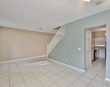 1303 Denman Court - Photo Thumbnail 10