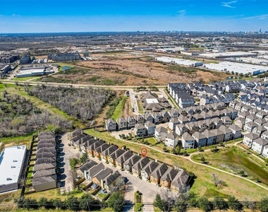 10812 Almeda Park Drive - Photo Thumbnail 20