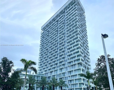 2000 Metropica Way - Photo Thumbnail 16