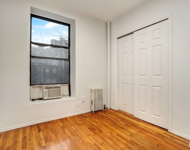 356 West 47th Street - Photo Thumbnail 3