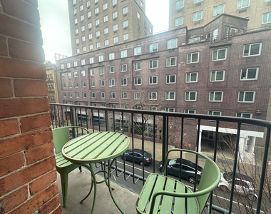 201 East 12th Street - Photo Thumbnail 5