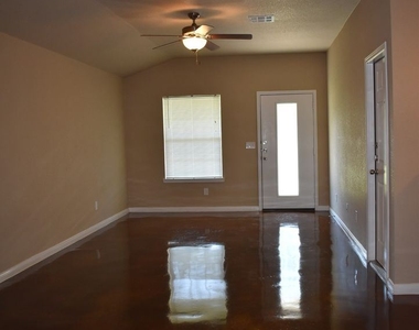 1605 Pontotoc - Photo Thumbnail 4