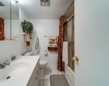 2525 W Bay Drive - Photo Thumbnail 19