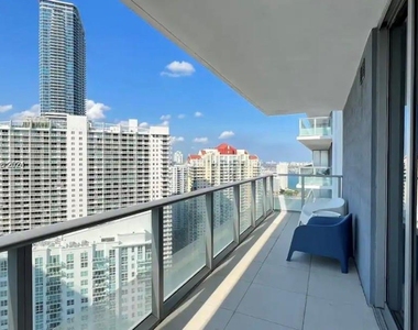 1300 Brickell Bay Dr - Photo Thumbnail 18