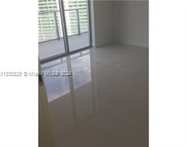 1300 Brickell Bay Dr - Photo Thumbnail 7