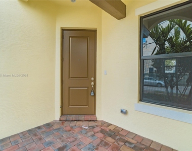 118 Nw 209 Way - Photo Thumbnail 4