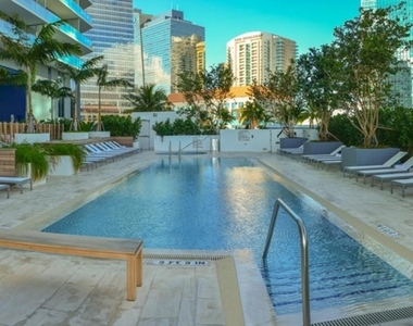 1300 Brickell Bay Dr - Photo Thumbnail 27