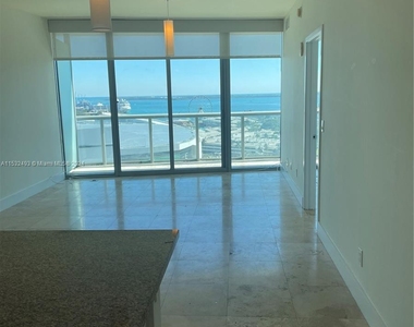 888 Biscayne Blvd - Photo Thumbnail 8