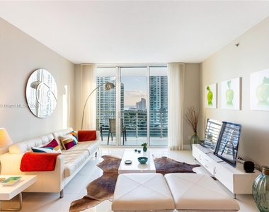 335 S Biscayne Blvd - Photo Thumbnail 0