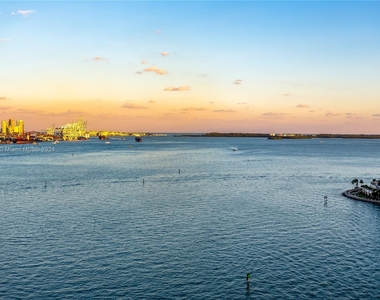 335 S Biscayne Blvd - Photo Thumbnail 15