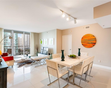 335 S Biscayne Blvd - Photo Thumbnail 4