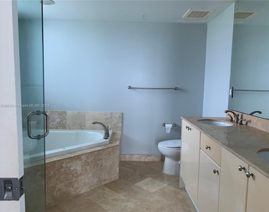 1745 E Hallandale Beach Blvd - Photo Thumbnail 16