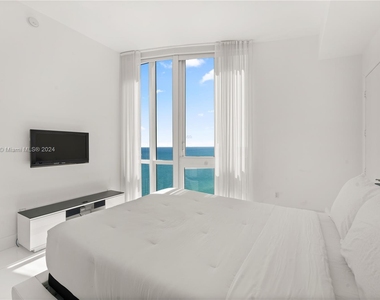 16001 Collins Ave - Photo Thumbnail 13