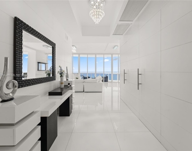 16001 Collins Ave - Photo Thumbnail 1