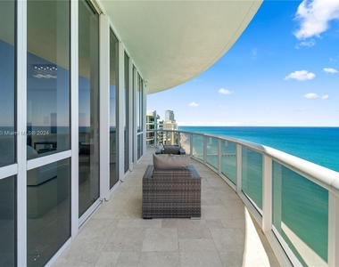 16001 Collins Ave - Photo Thumbnail 25