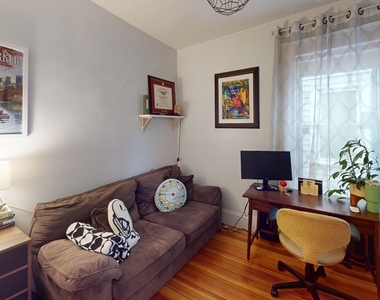 22 Forest Hills St - Photo Thumbnail 8