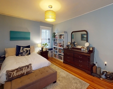 22 Forest Hills St - Photo Thumbnail 7