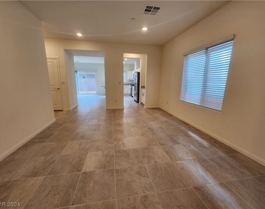 4491 Merlot Hills Avenue - Photo Thumbnail 2