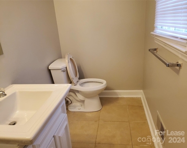 2824 Dalecrest Drive - Photo Thumbnail 10