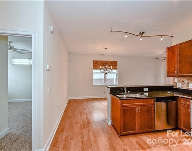 1308 Kenilworth Avenue - Photo Thumbnail 15