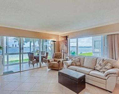 501 Lake Shore Drive - Photo Thumbnail 14