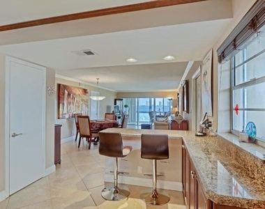 501 Lake Shore Drive - Photo Thumbnail 5